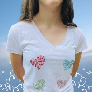 T-SHIRT CON STRASS 4 CUORI COLORATI